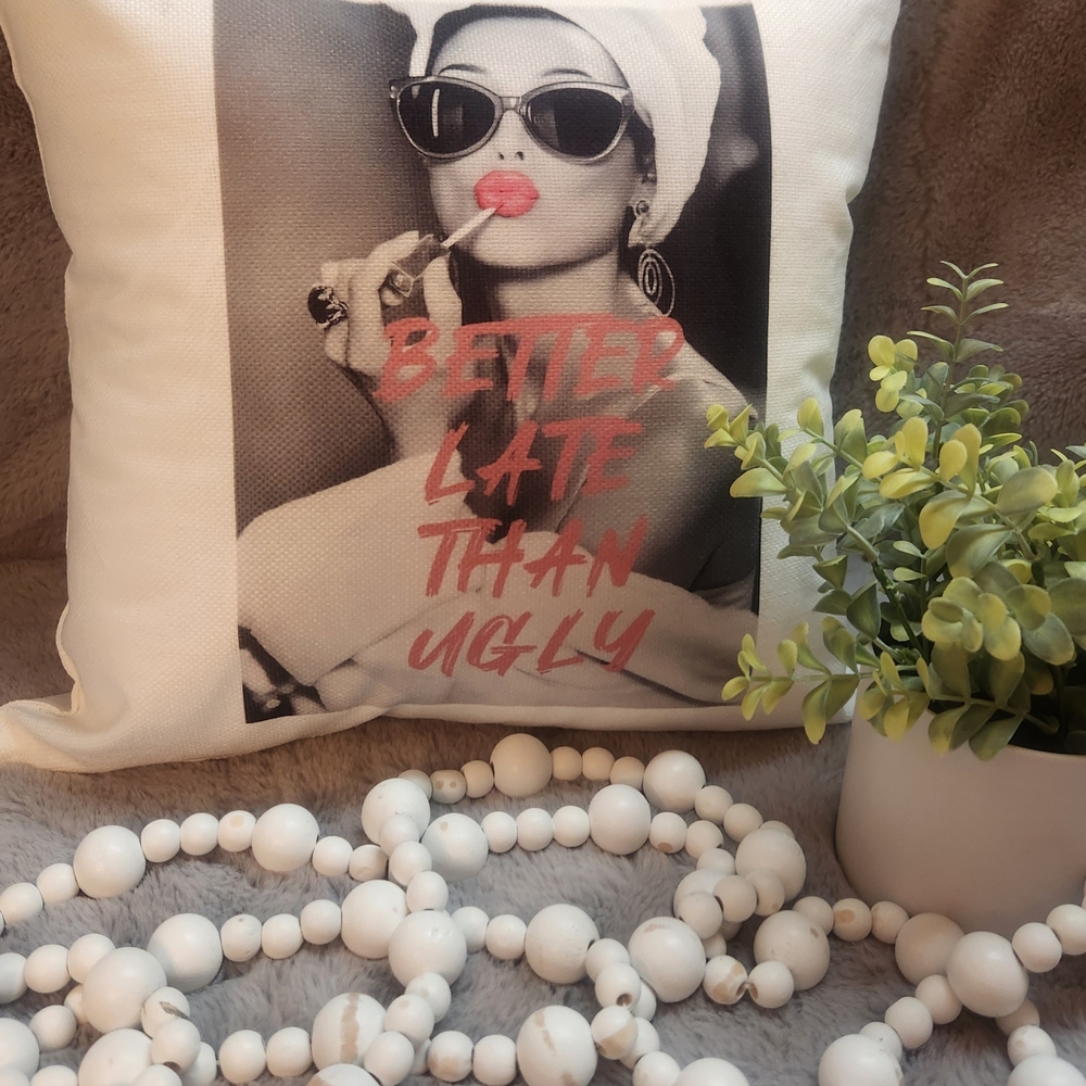 Artistic White Cushion with Iconic Prints. 18x18 Hand Crafted. NEW - Picture 2 of 5